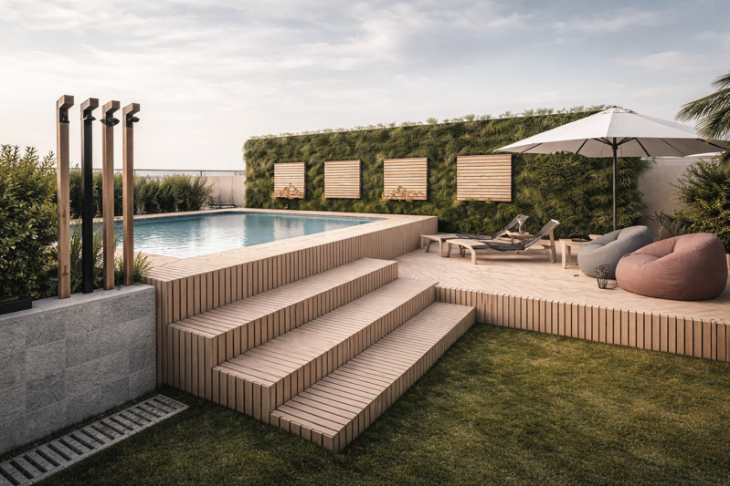 Spazio Esterno Con Piscina - Reggio Calabria